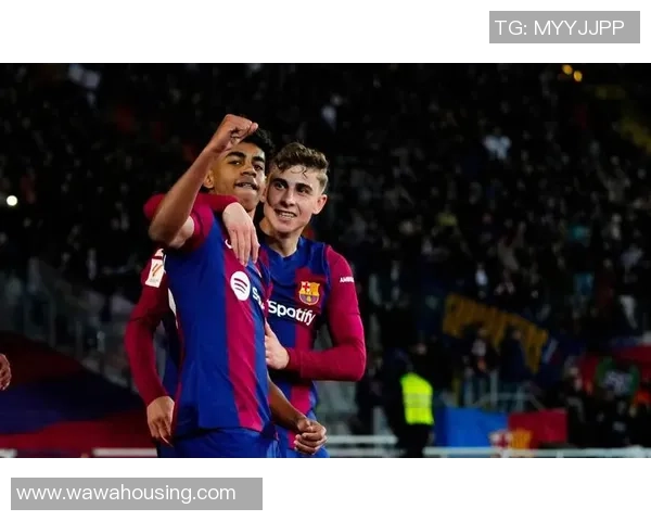 欧联杯巴萨大胜那不勒斯红牌事件引发全场热议与十大精彩进球回顾 欧联杯巴萨大胜那不勒斯红牌事件引发全场热议与十大精彩进球回顾