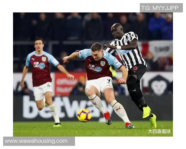 英超激战：热刺与利物浦1比1平局精彩瞬间回顾与分析