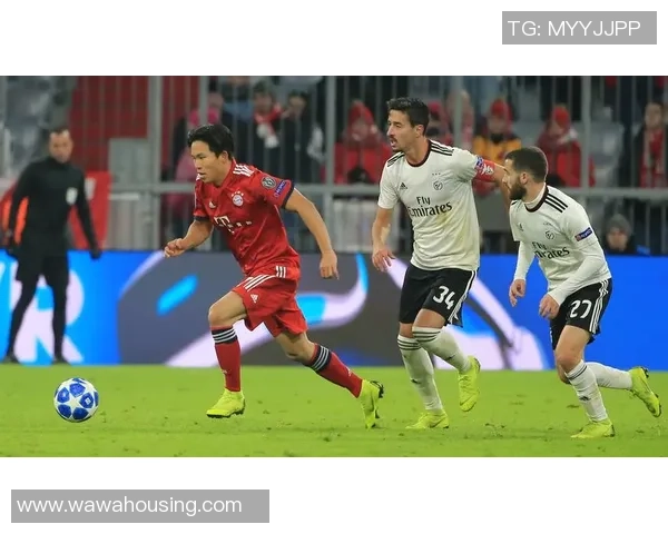 中超精彩对决拜仁大胜本菲卡补时进球瞬间点燃全场激情 中超精彩对决拜仁大胜本菲卡补时进球瞬间点燃全场激情