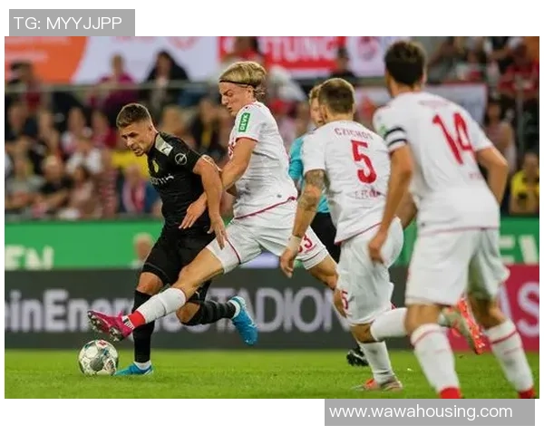 德甲精彩对决多特蒙德逆转里昂引发争议判罚全场沸腾