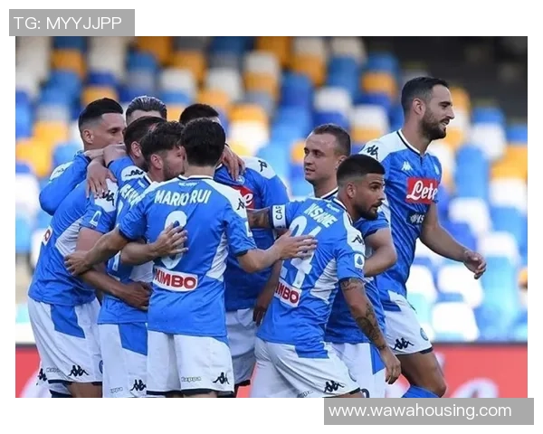 意甲激战：里昂与曼联战成平局引发全场惊呼数据分析揭示精彩瞬间