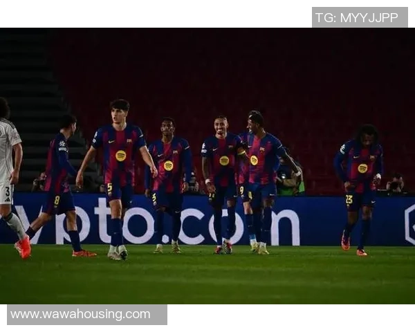 西甲激战:多特蒙德逆转巴萨帽子戏法引发争议判罚全场沸腾 西甲激战:多特蒙德逆转巴萨帽子戏法引发争议判罚全场沸腾